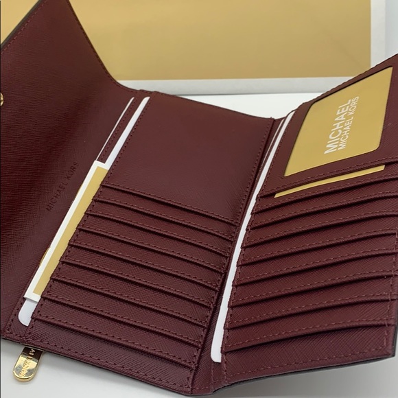 MICHAEL KORS JET SET TRAVEL LG TRIFOLD MERLOT - Picture 15 of 16